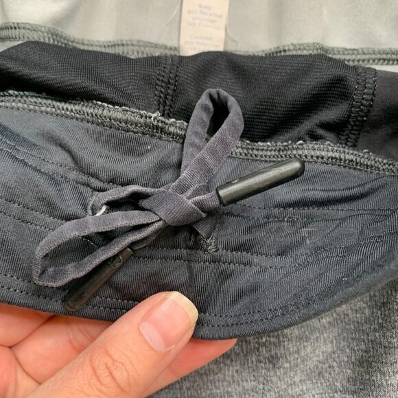 Lululemon Shorts Mens M Medium Grey THE Linerless Stretch Workout Exercise Train - Picture 4 of 14